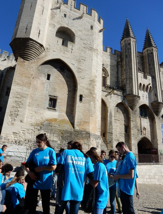 groupe palais des papes vertical d4f7b